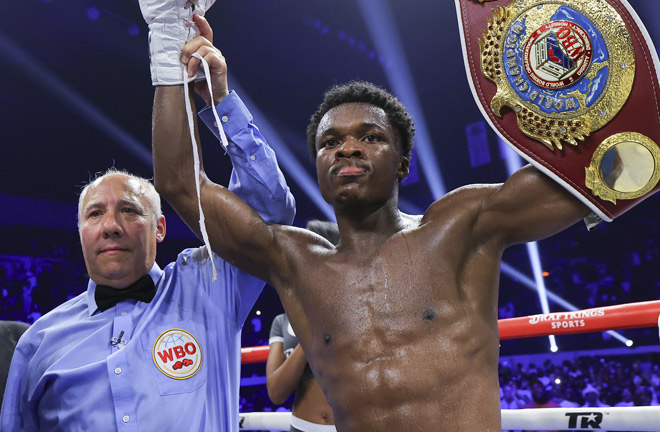 Mason retained his WBO lightweight world title Photo Credit: Top Rank
