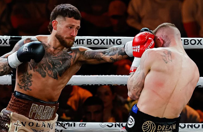 Paro beat Crocker to become world champion Photo Credit: No Limit Boxing