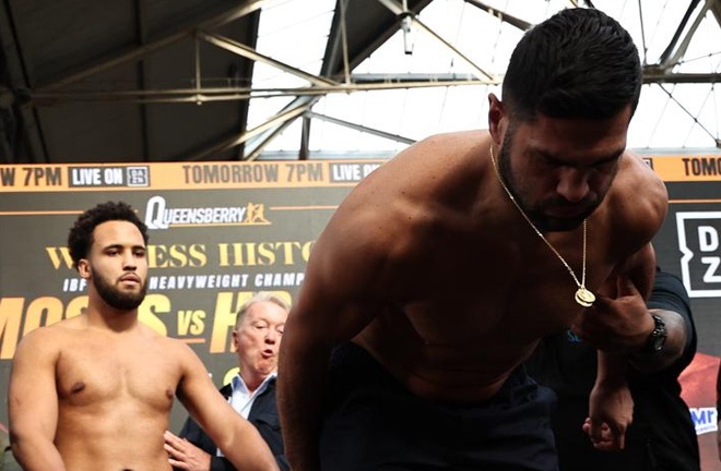 Itauma pushed Hrgovic off the stage Photo Credit: Queensberry