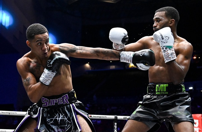 Mauro Silva remained unbeaten against Christopher. Photo Credit: Boxxer