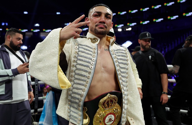 Lopez won the WBA welterweight world title Photo Credit: Cris Esqueda/Premier Boxing Champions