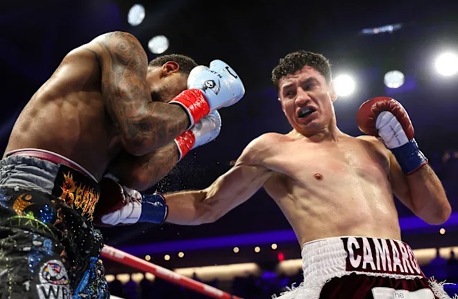 Zepeda outclassed Lamont Roach Jr. Photo Credit: Queensberry