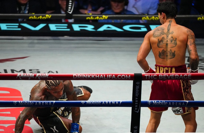 Garcia dropped Benn in the second round Photo Credit: Zuffa Boxing