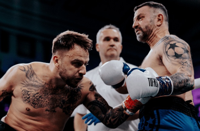 Dapper Laughs beat Simple Simon Photo Credit: Misfits Boxing