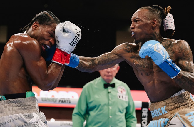 Foster defeated Ford to become champion again Photo Credit: Zachariah Delgado Matchroom Boxing