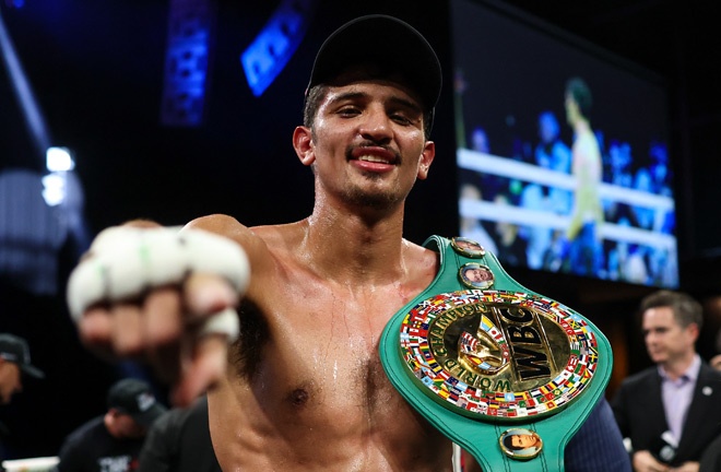 Fundora retained his WBC super welterweight world title Photo Credit: Cris Esqueda/Premier Boxing Champions