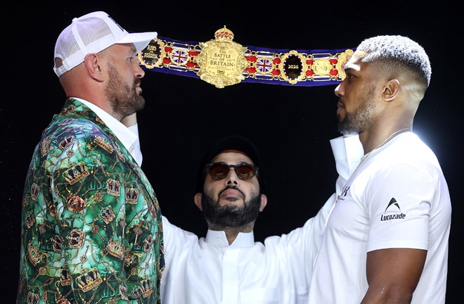 Fury and Joshua face-to-face ahead of December 11 Photo Credit: Richard Pelham/Getty Images for Netflix