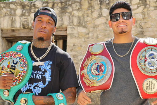 Emanuel Navarrete faces O'Shaquie Foster in a super featherweight world title unification on Saturday in Texas Photo Credit: Top Rank